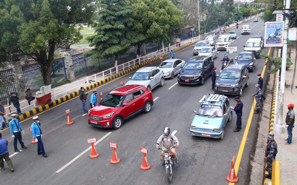 भोलि अत्यावस्यक कामका लागि मात्रै सवारी साधन प्रयोग गर्न ट्राफिक कार्यालयको निर्देशन