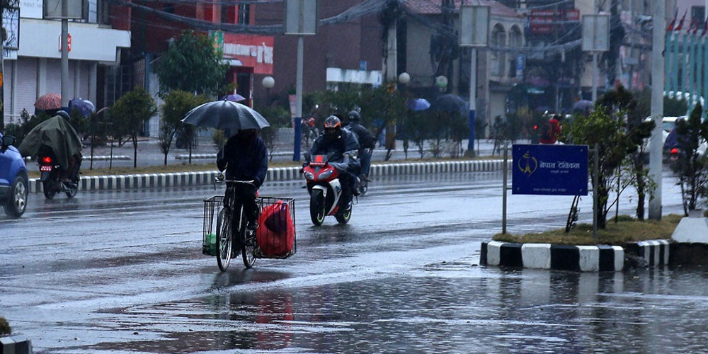 काठमाडौंमा एकाबिहानै हल्का वर्षा, यस्तो रहनेछ आजको मौसम