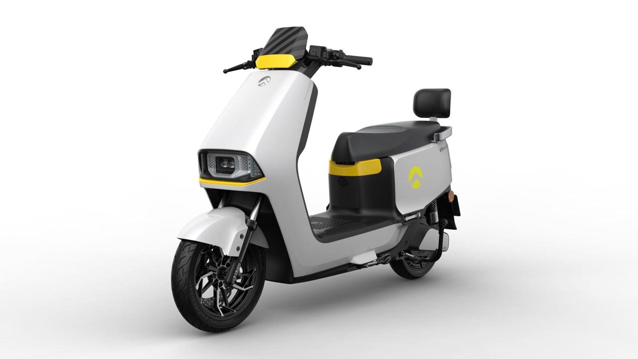 Classic Wheels launch 'GAROW DT-60' electric scooter