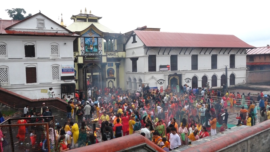 आज साउने संक्रान्ति : देशभरका शिवालयमा दर्शनार्थीको घुइँचो, पशुपतिमा साउनभरि कोटी होम र शिवपुराण पाठ