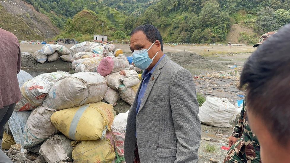 काठमाडौंको फोहोर फाल्न अवरोध हट्यो : गाडी सञ्चालन