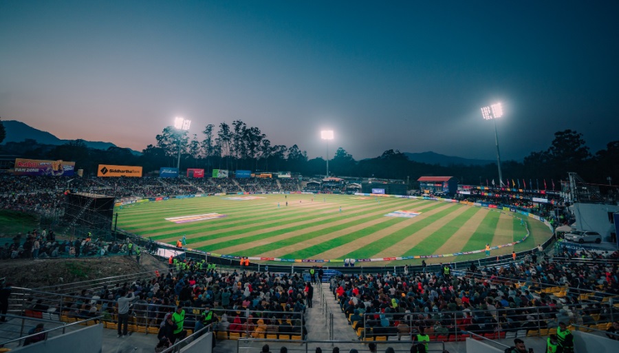 एनपिएल : टस जितेको विराटनगर बलिङ गर्दै