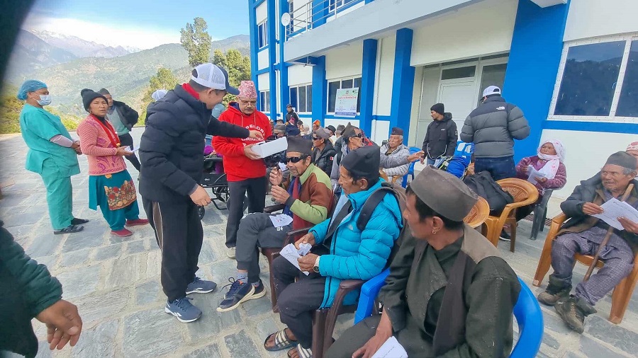 हेलम्बुमा ७६ जना मोतियाबिन्दु रोगीको सफल शल्यक्रिया