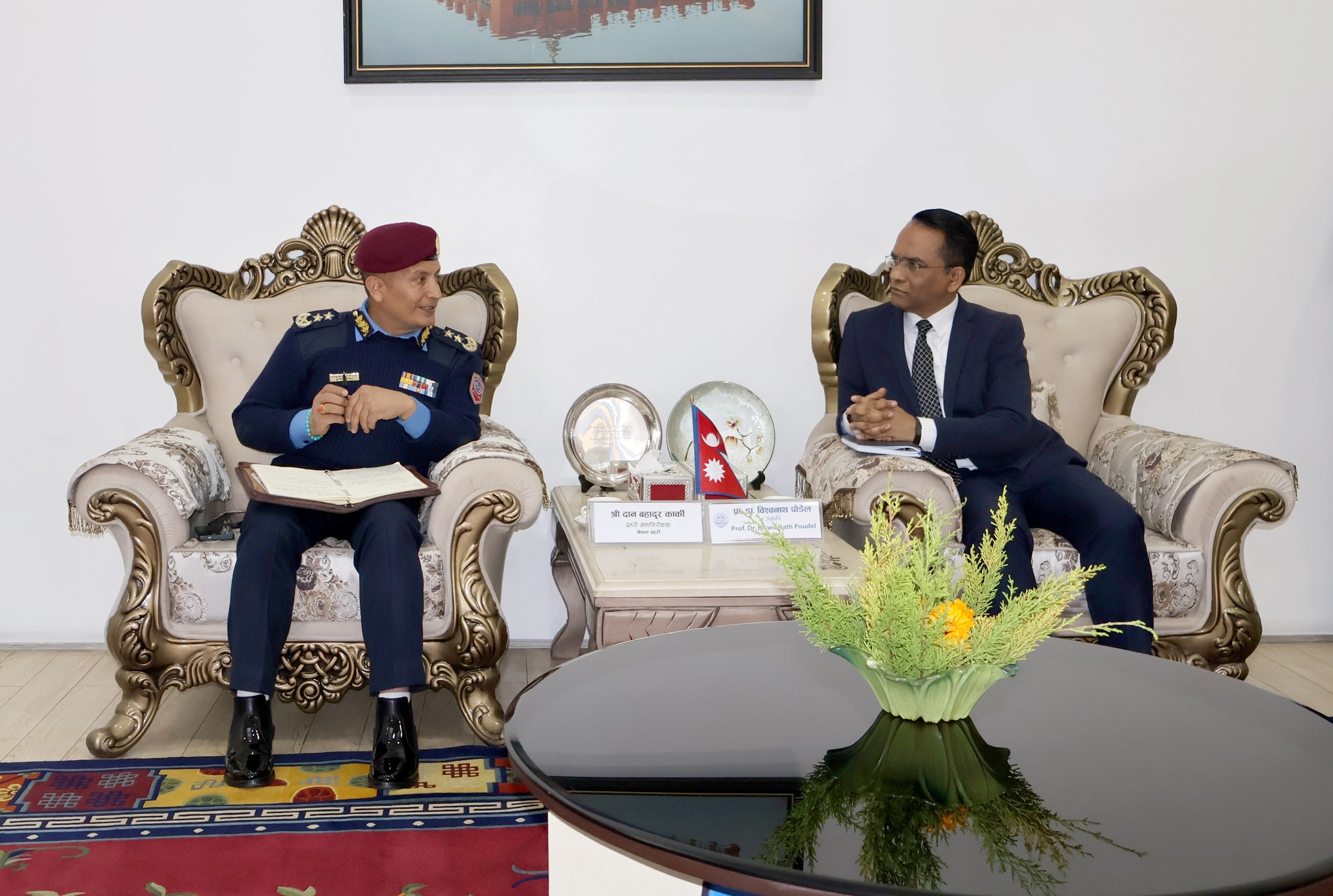 बैंक तथा वित्तीय संस्थाको सुरक्षा चुनौतीबारे गभर्नर पौडेलद्वारा उच्चस्तरीय छलफल