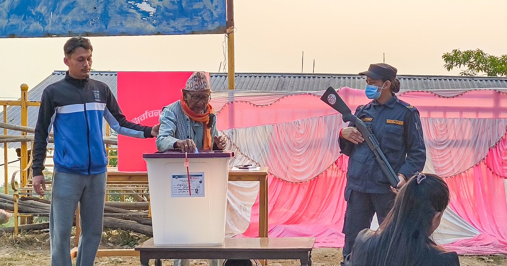 सङ्खुवासभाका १६४ केन्द्रमा शान्तिपूर्ण रूपमा मतदान जारी