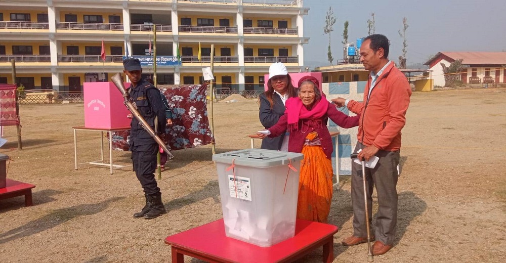 सिन्धुलीका सबै मतदान केन्द्रमा शान्तिपूर्ण रूपमा मतदान