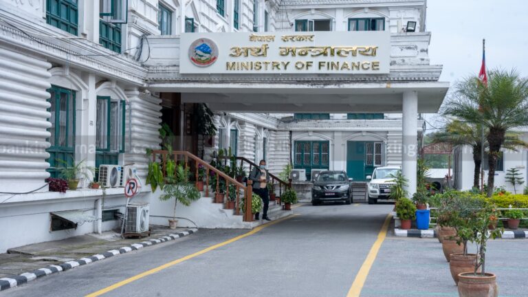 भन्सार संरचनामा पुनर्संरचना: दर ११ बाट ७ तहमा झारियो, २७३ वस्तुको महसुल घटाइयो