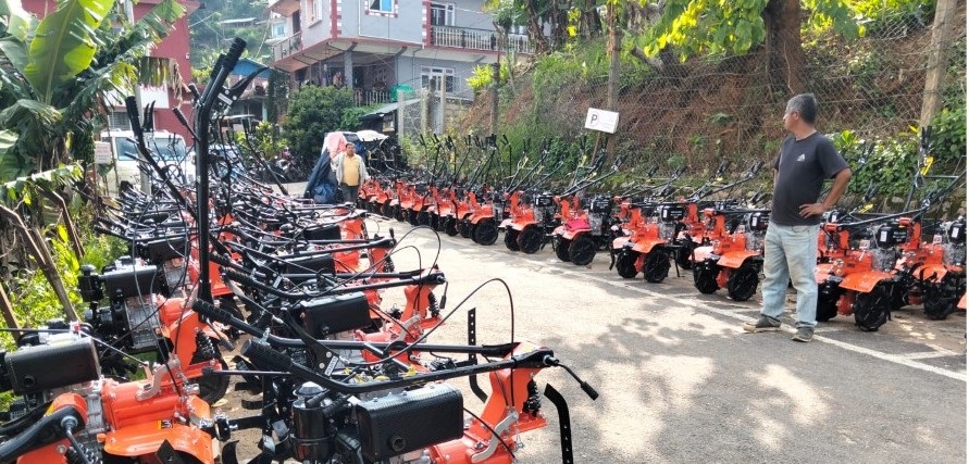 फिदिम नगरपालिकाद्वारा २ करोड ६० लाखभन्दा बढीका कृषि उपकरण वितरण