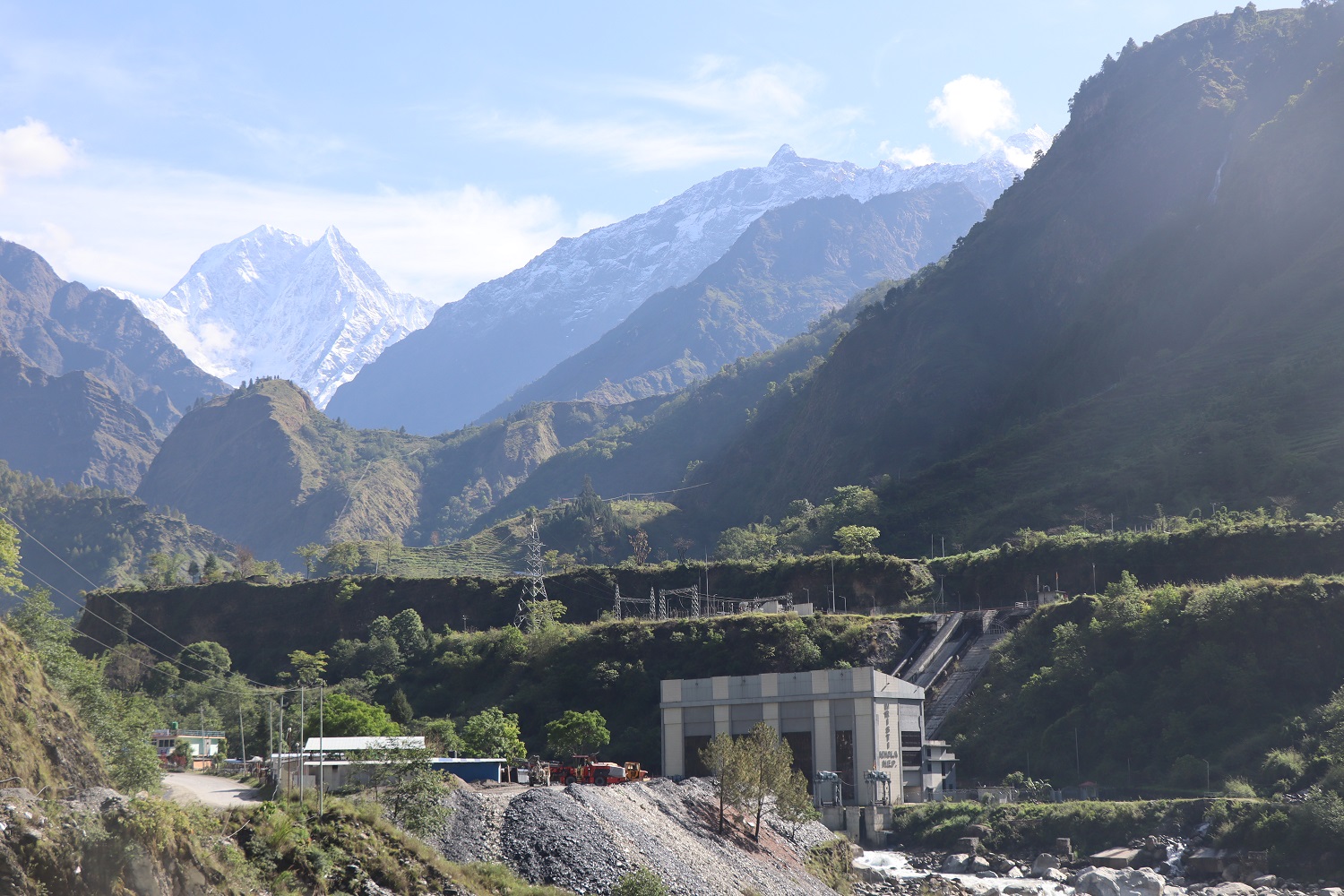 अन्नपूर्णमा जलविद्युत् विस्तार तीव्र, आर्थिक लाभसँगै वातावरणीय चिन्ता पनि बढ्दो