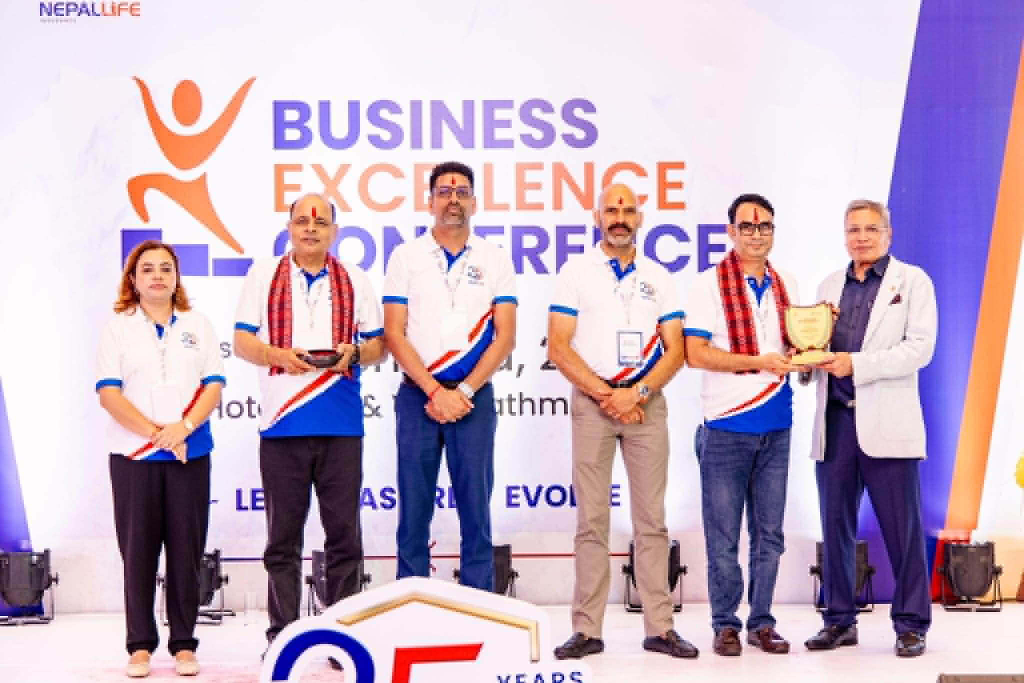 नेपाल लाइफको बिजनेस एक्सिलेन्स कन्फ्रेन्स सम्पन्न, सुर्खेत शाखा 'वेष्ट ब्रान्च अफ दि एयर' बन्न सफल