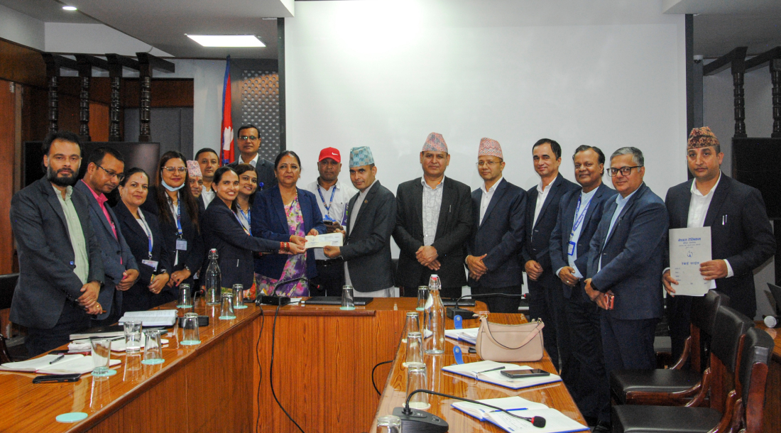 नेपाल टेलिकमको पोस्टल सिम सेवा सुरु, घरमै बसेर सिमकार्ड लिन सकिने